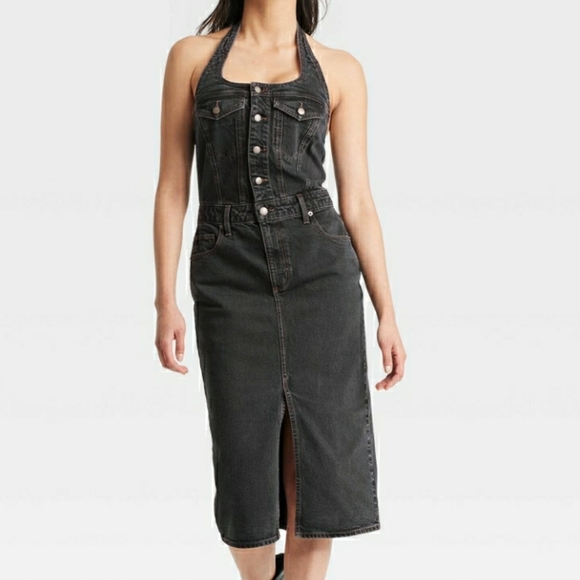 Universal Thread Dresses & Skirts - Universal Thread Women's Midi Halter Denim Dress. Size: 6